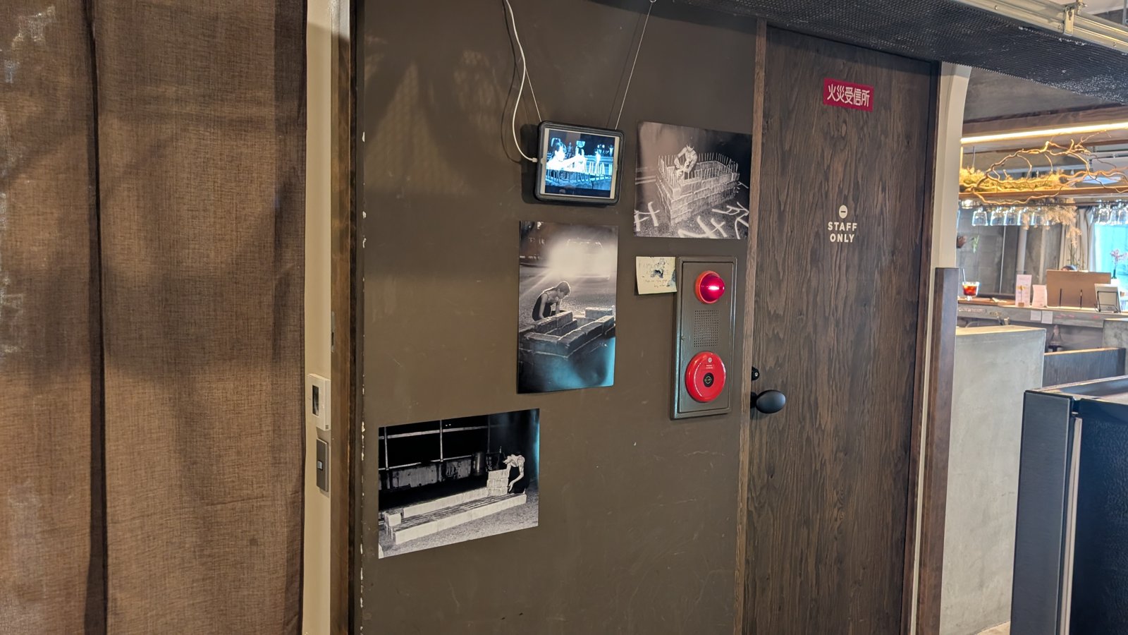 NINI ROOM · 出入口付近の展示